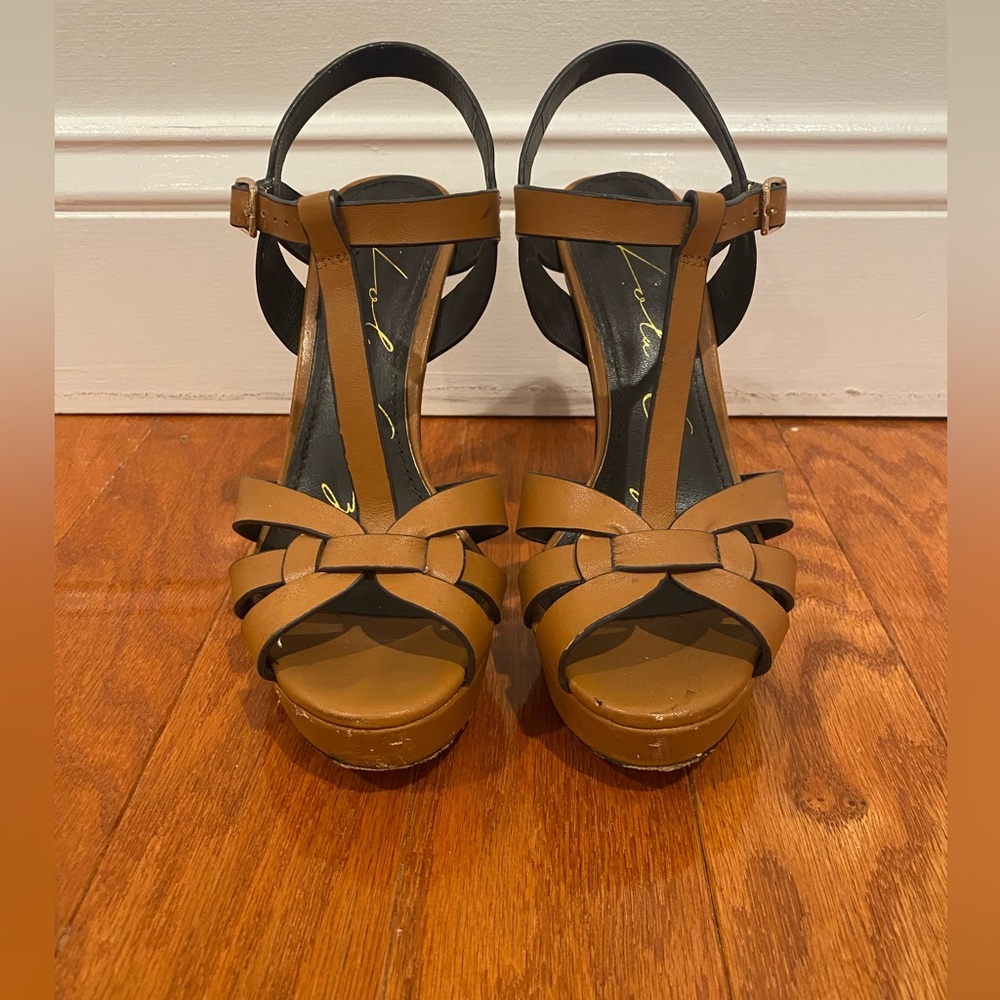 Vero Cuoio tan open toe platform heels